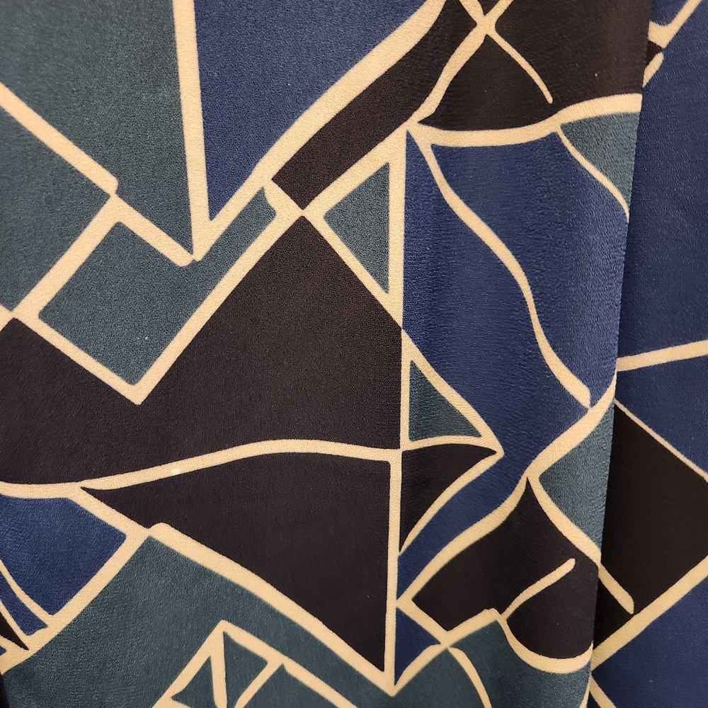 NYDJ Pintuck Blouse Blue and Cream Geometric Print - Picture 2 of 3